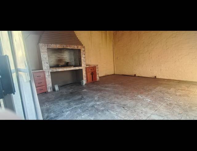 3 BEDROOM HOUSE FOR SALE IN DANA BAY